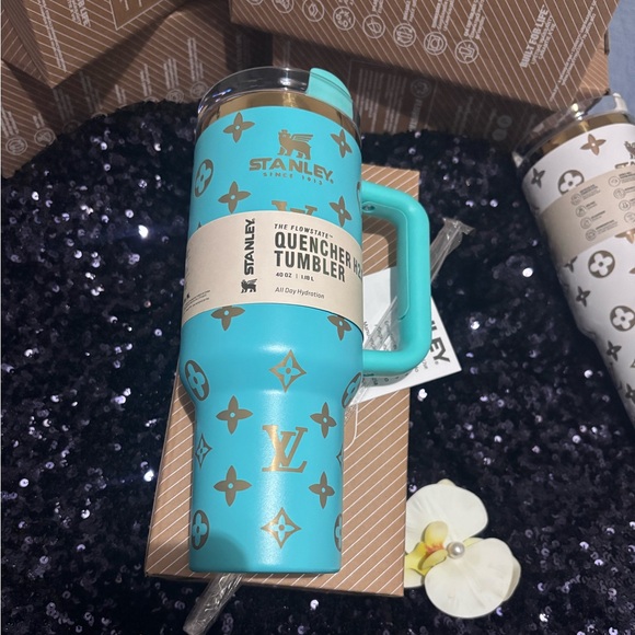 Stanley Turquoise and Gold Patterned tumbler - Picture 7 of 10